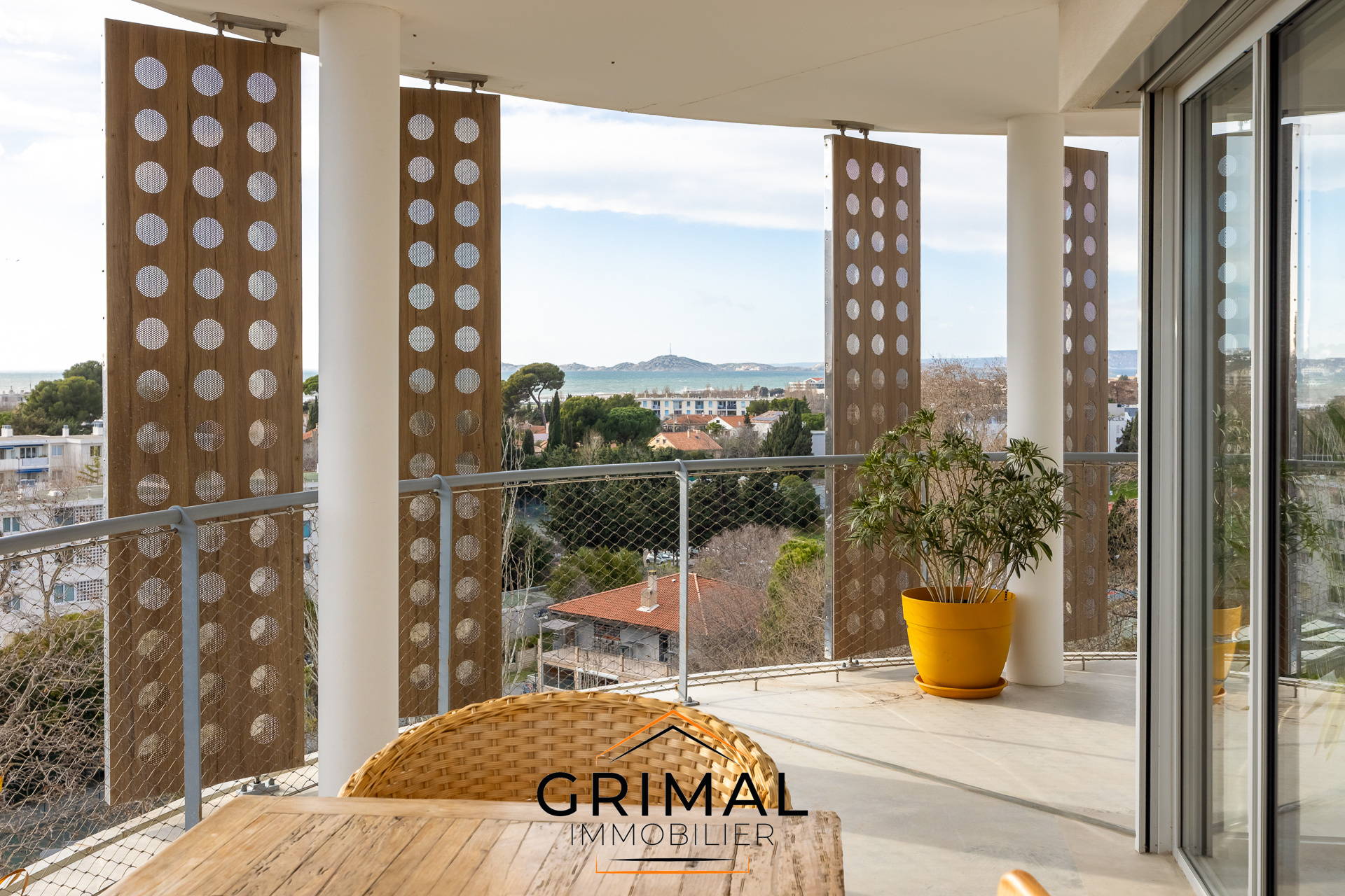 Appartement d’exception   Dernier étage   Terrasse 41 m2   Vue mer   13008 Marseille
