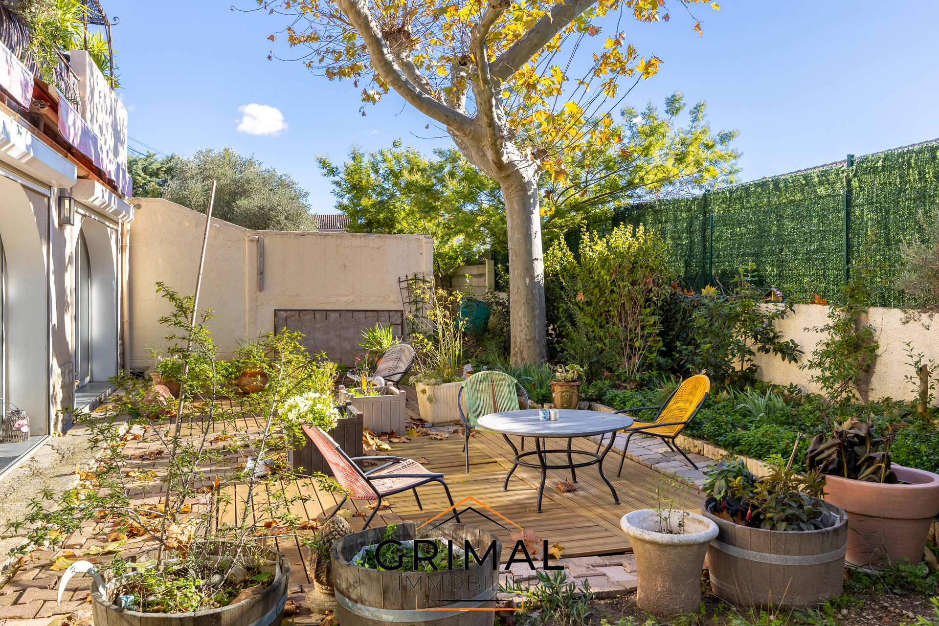 REZ-DE-VILLA  161,68 m2 JARDIN  GARAGE + 200M2 extérieur