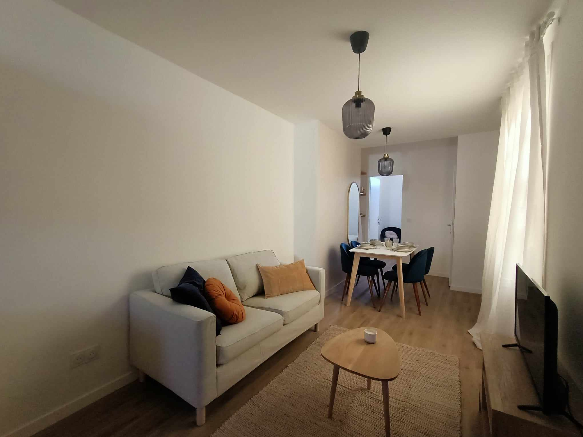 À louer   T2 meublé rénové 13001 Marseille