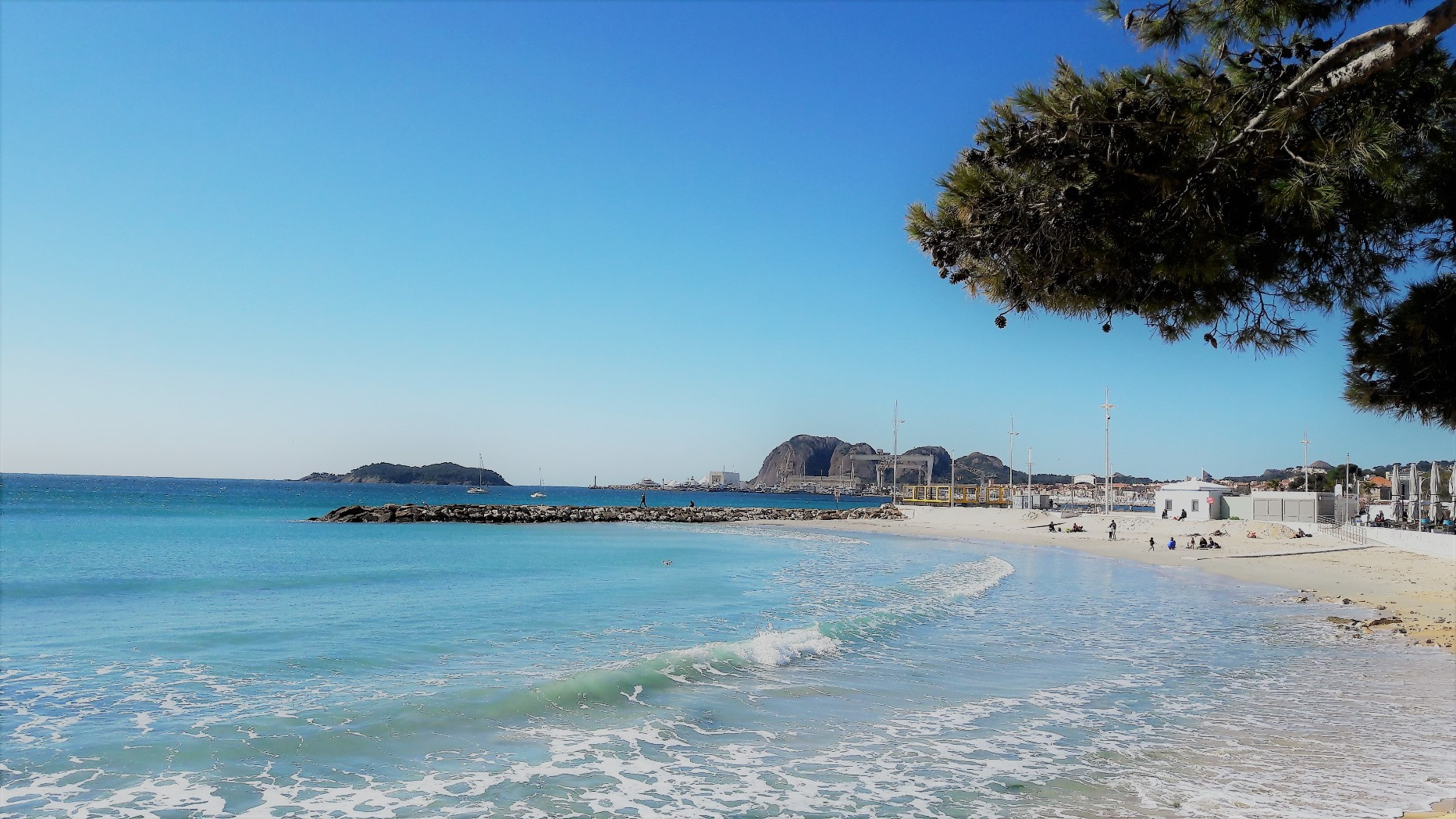 Murs commerciaux loués   Face à la mer   La Ciotat