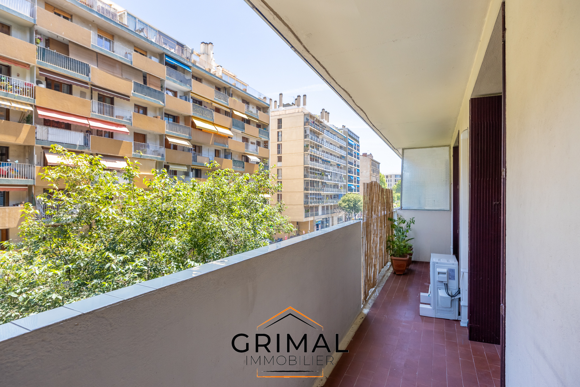 T4 - 84m2 - Balcon - Traversant - beaux volumes
