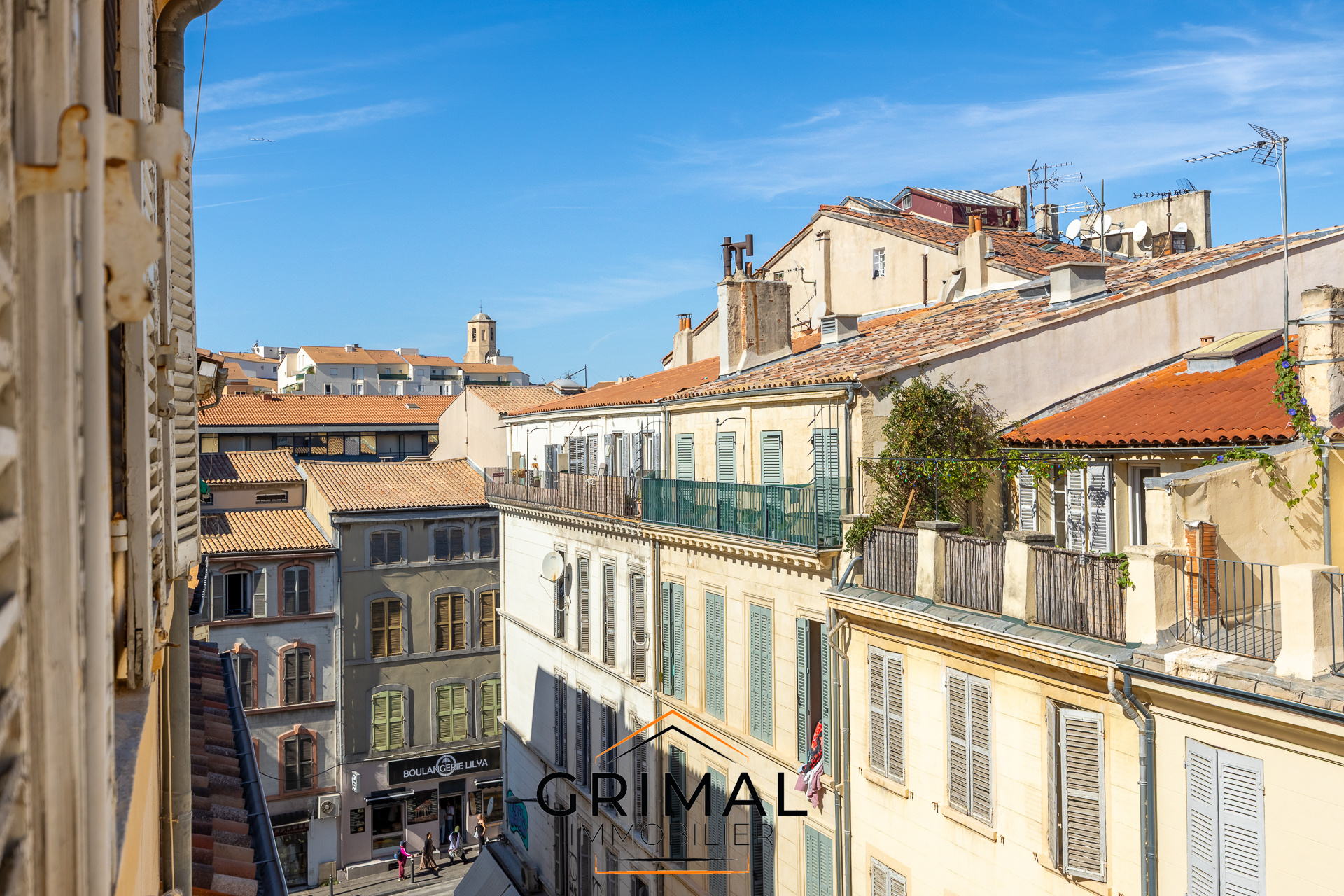 Grand T3 de 82 m2 avec cachet, cave et potentiel de division