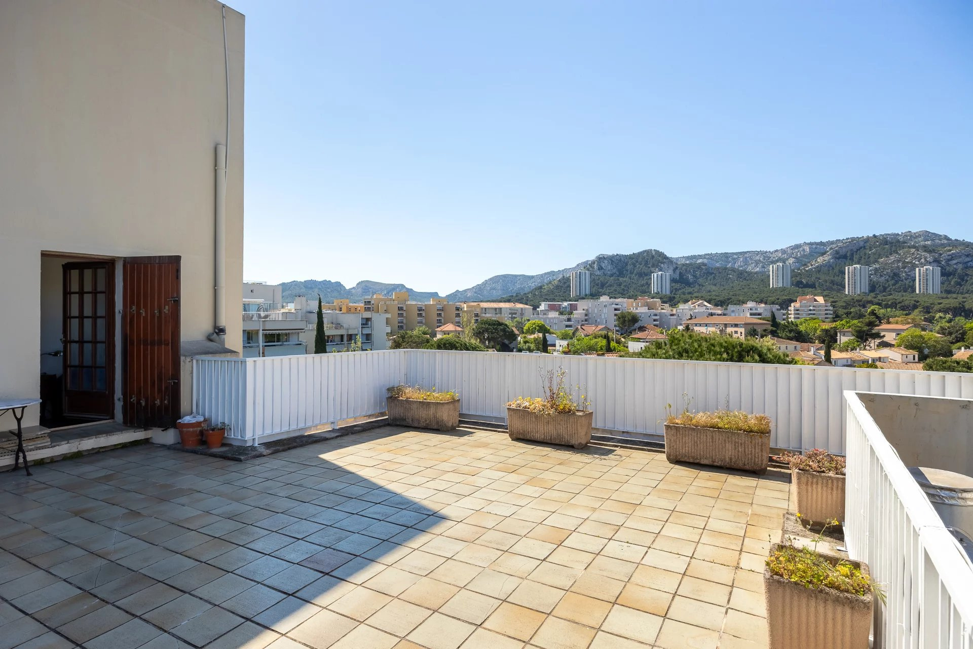 Appartement T4 avec terrasse, Box garage, cave, Balcon